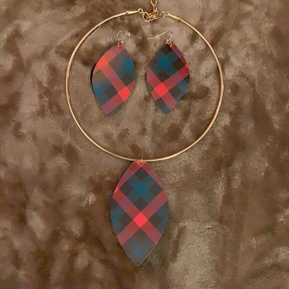 Reversible Plaid Necklace and Earring set - Picture 8 of 13